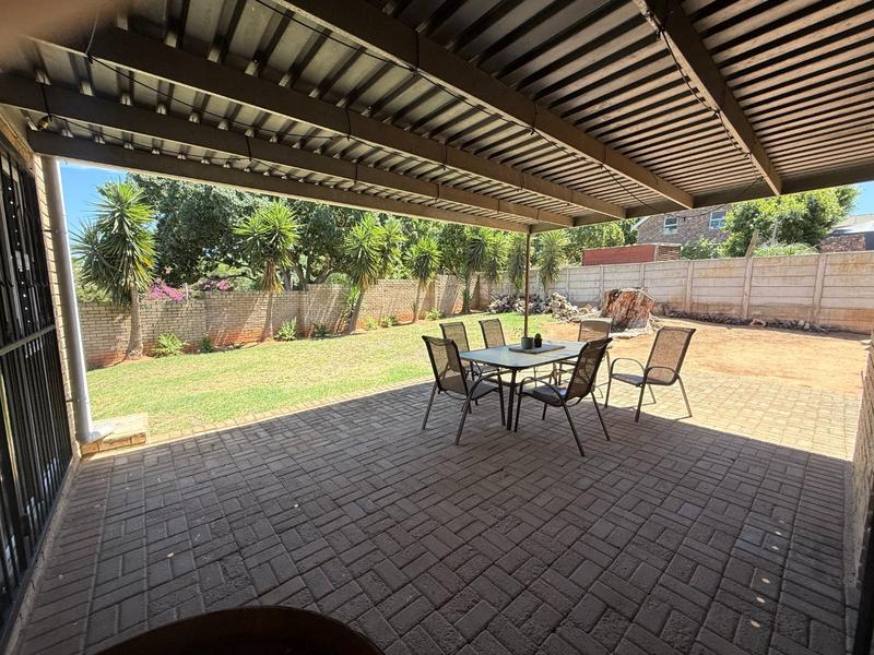 3 Bedroom Property for Sale in Tafelzicht Western Cape